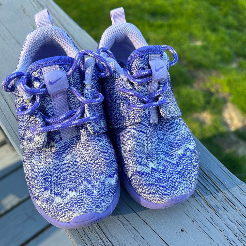 Nike toddler sneakers size 8